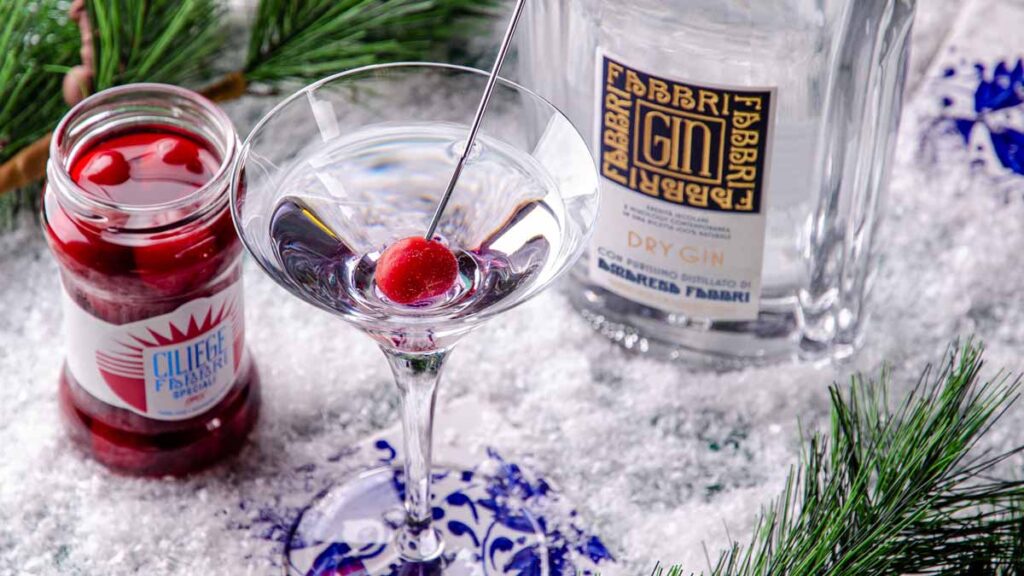 Cocktails avec des cerises à l'eau de vie