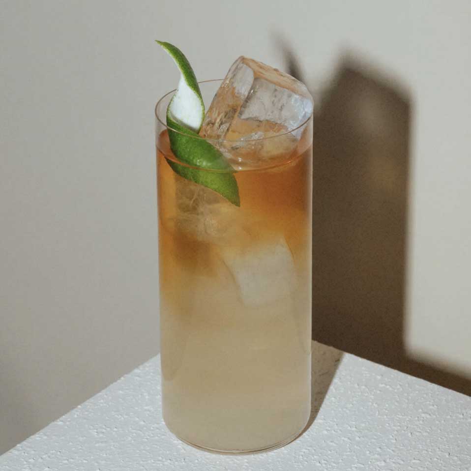 Rhmm spiritueux sans alcool pour faire un Dark Stormy sans alcool