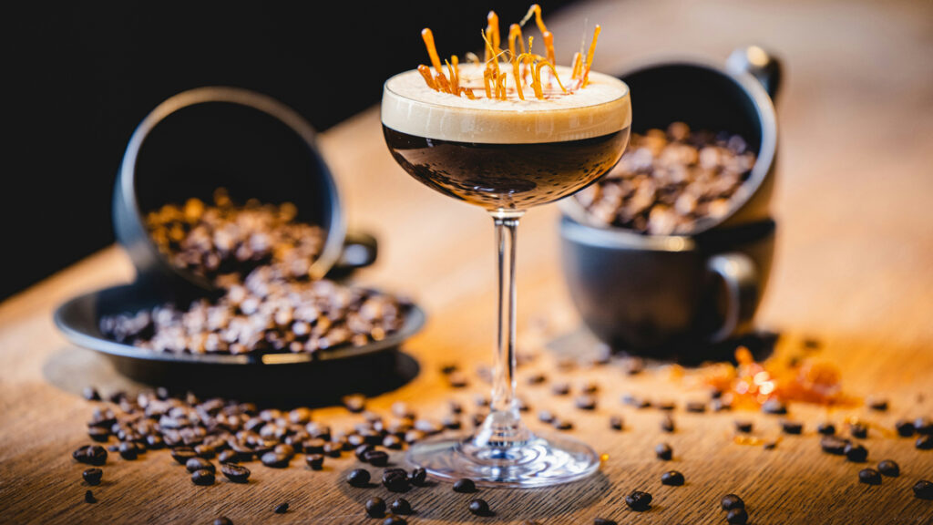 Cocktail de café accompagne parfaitement les sucrerie d'un café gourmand