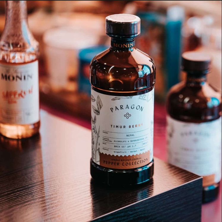 Bouteille de Monin Cordial Paragon Pepper Timur Berry pour vous Cocktails