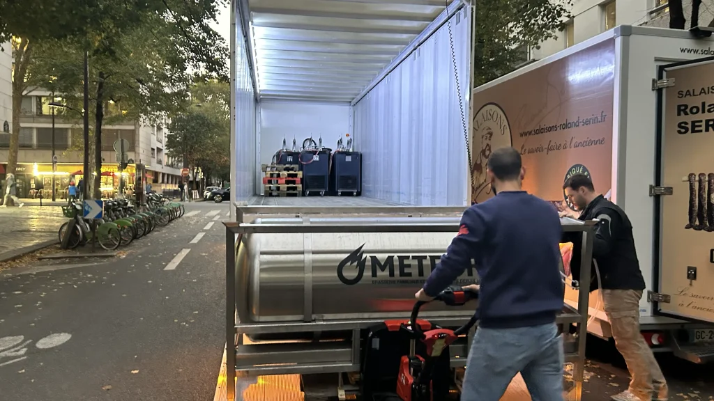 Installation d'un Tank à bière lors d'un événement à Paris